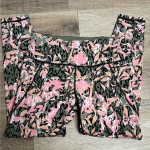 Sweaty Betty Power 7/8 Length  Pink and Green Camouflage Leggings Size Small